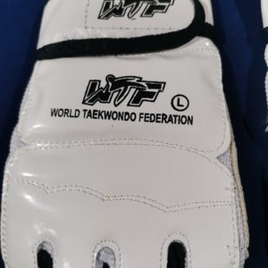 Перчатки WTF размер L белые тхэквондо карате
